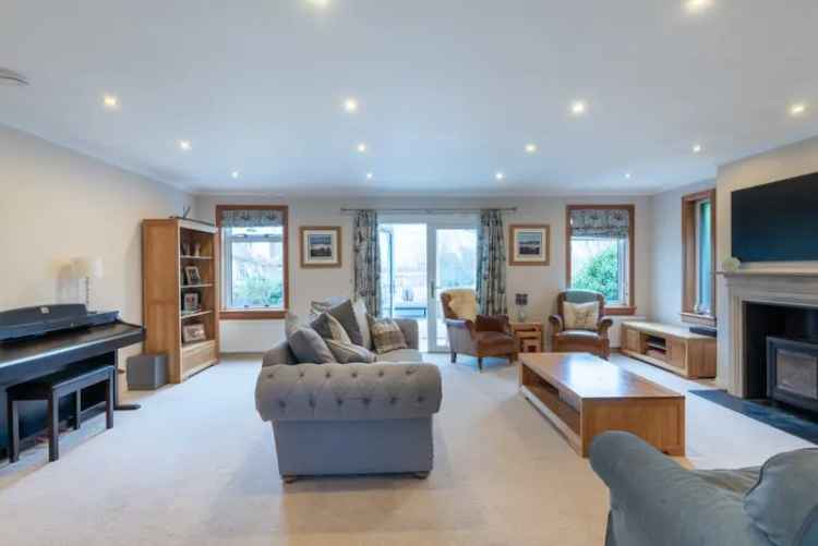 5 Bedroom Detached Villa For Sale in Dundee West End