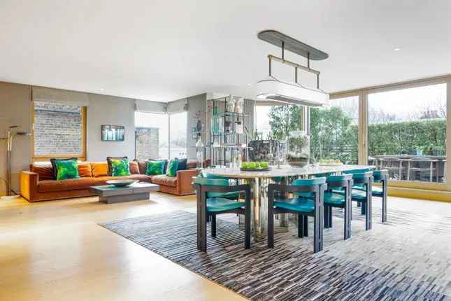 Flat for sale in Vicarage House, Vicarage Gate House, Kensington, London W8, United Kingdom