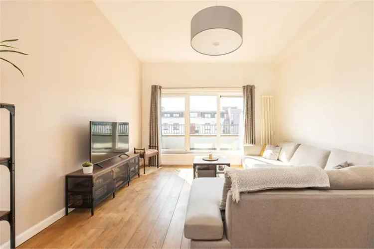 3 Bed Penthouse Apartment with Balcony and Parking