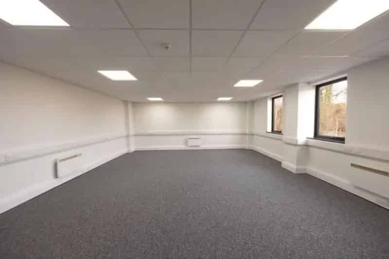 Industrial Warehouse Unit to Rent in Camberley