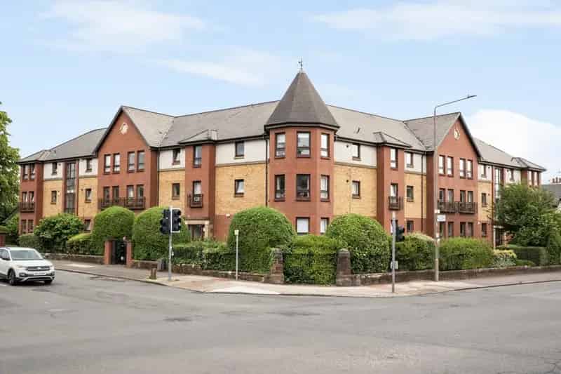2 Bedroom Apartment for Sale West End