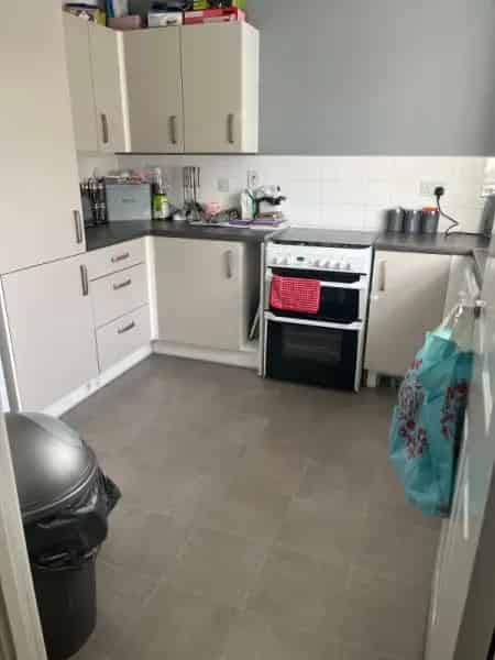 2 Bed House Chelmsford Garden Large Kitchen 2 Toilets