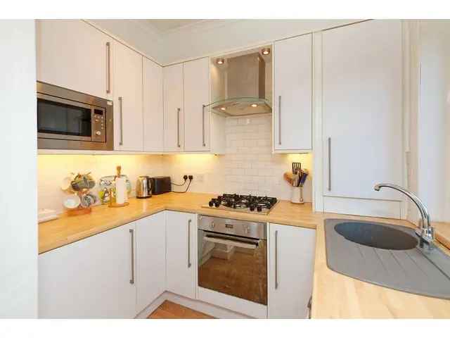 3 Bedroom Flat for Sale in Glasgow's West End Kelvindale