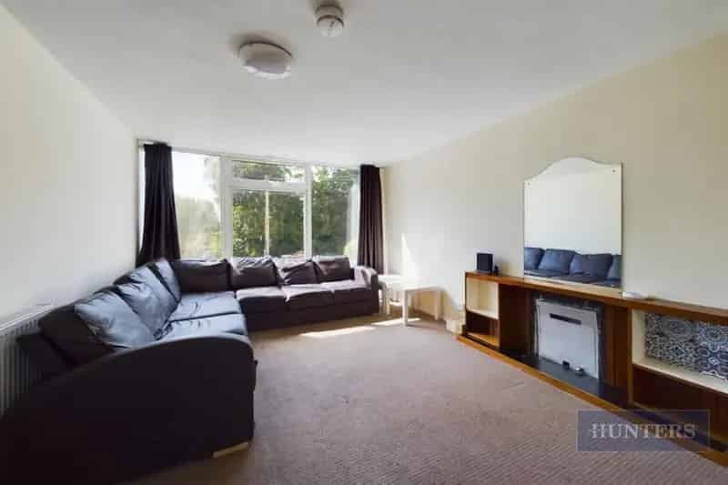 5 Bedroom Student House To Let