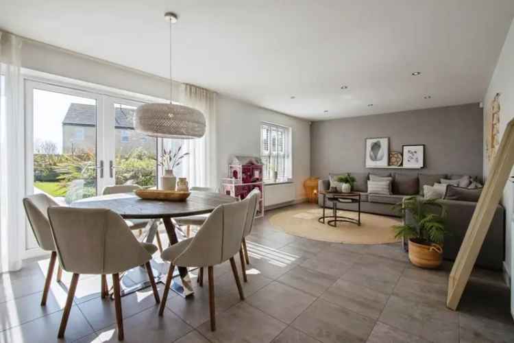 Luxury 5-Bedroom Detached Home