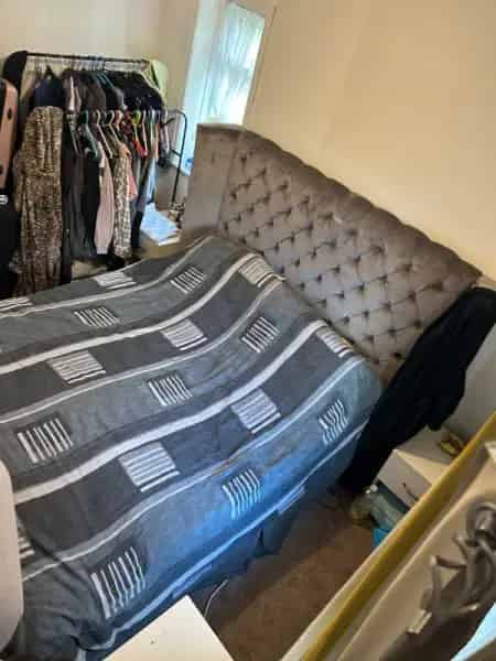 Large 3 Bed House with Garden and Parking