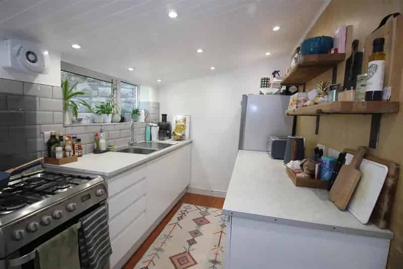 2 Bedroom Apartment to Rent - Renovated Ground Floor with Garden