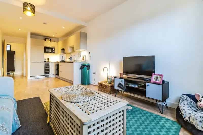 2 Bedroom Flat for Sale Manchester M4 New Islington Canal View