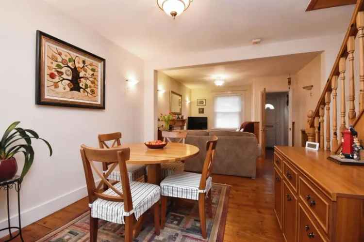 2 Bedroom Cottage Near Brentwood High Street