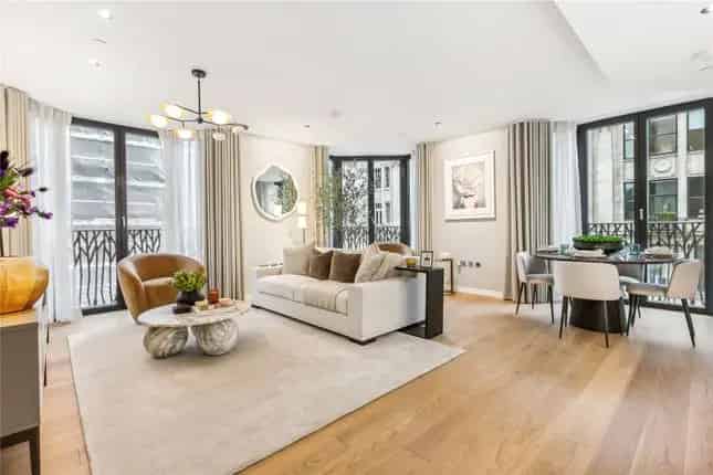 2-Bedroom Flat for Sale Great Portland Street London W1W