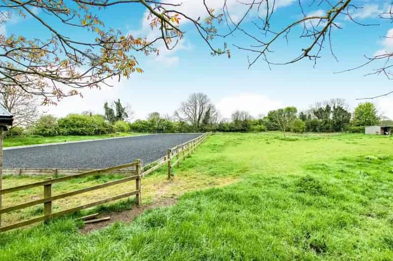 5 Bedroom Detached Home with Equestrian Facilities