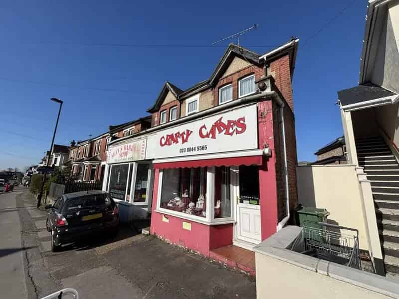 Retail Space For Lease in Woolston Southampton