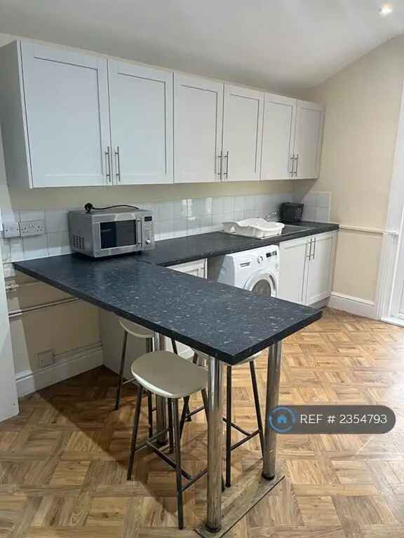 5 Bedroom Maisonette for Rent