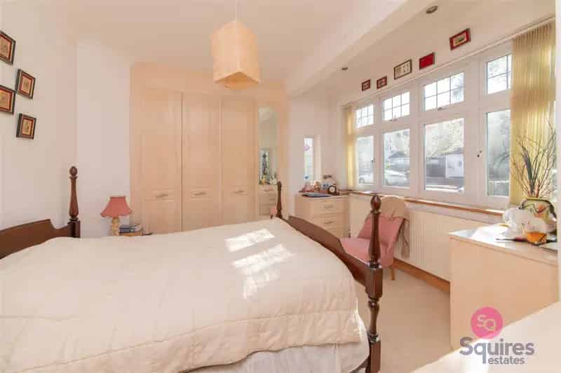 2 Bedroom Detached Bungalow for Rent Mill Hill East