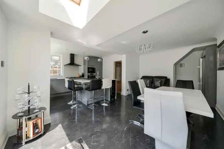 House For Sale in London, England