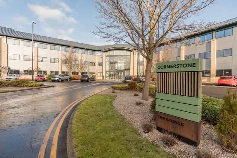 Flexible Fitted Workspace in West Edinburgh