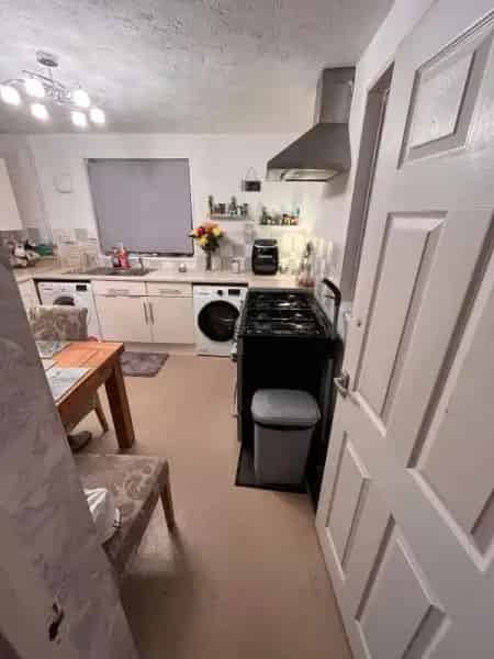 3 Bedroom House Near Schools and Transport Links