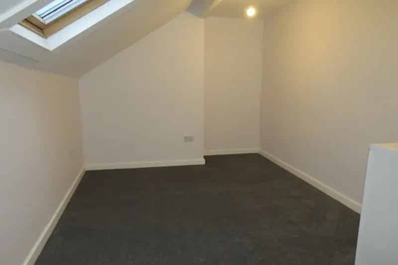 Three Bedroom House in Elland Zero Deposit Available
