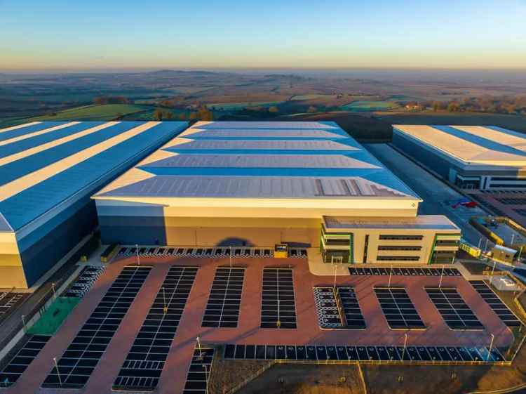 Grade A Logistics Unit Daventry 280806 sq ft Available Now