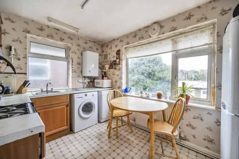 Two Bedroom Maisonette Near Ealing Broadway - Private Garden