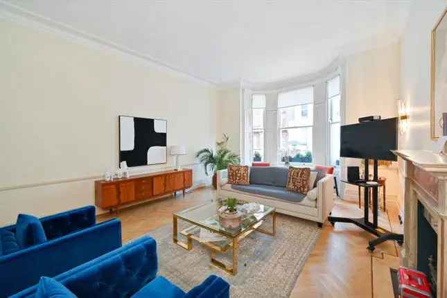 Maisonette for sale in Bina Gardens, London SW5