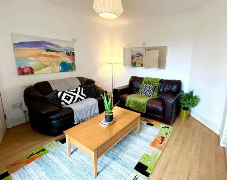 Stylish 6-Bed House Share Downend Bristol