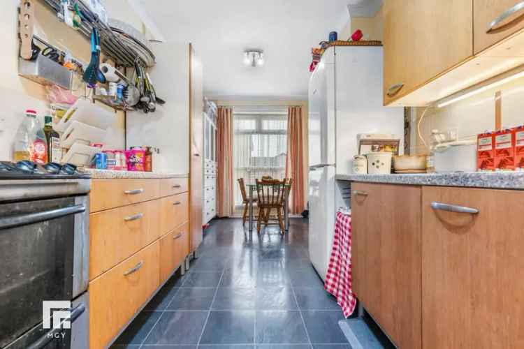 4 Bedroom Detached House For Sale in Cardiff