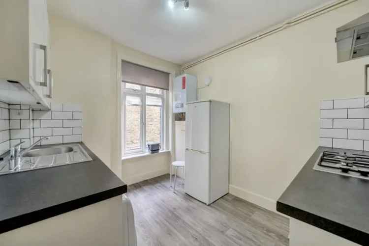 First Floor Period Conversion Flat Near Tooting Bec Common