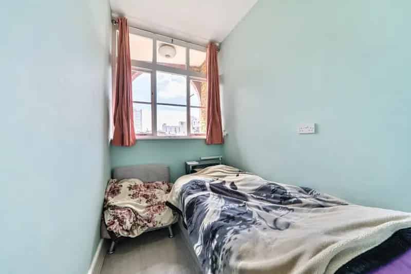 Flat For Sale , London, England