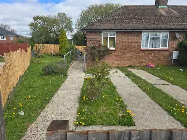 Cozy 2 Bed Bungalow with Large Garden Near Braintree Town Centre