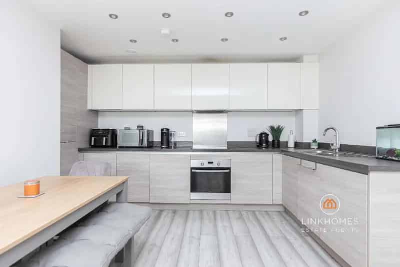 2 Bed Harbour View Apartment First Time Buyer Poole BH15