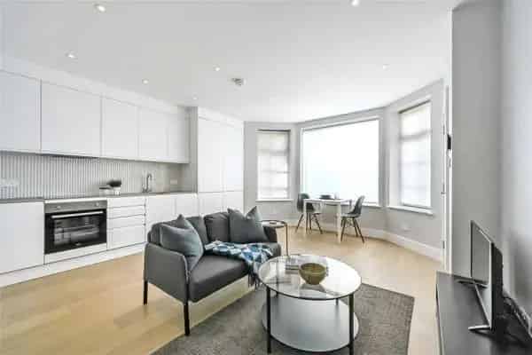 Caxton Gate 1-Bed Apartment: Modern Luxury in London