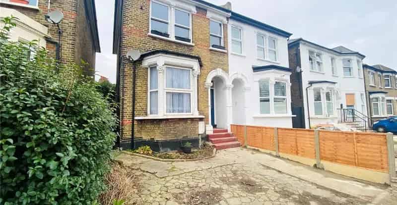 1 Bedroom Flat for Sale in Catford Hill