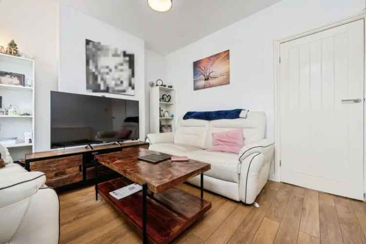 2 Bedroom Semi-Detached House for Sale South Bedford