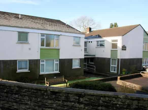 1 Bedroom Flat To Let - Well Connected Location