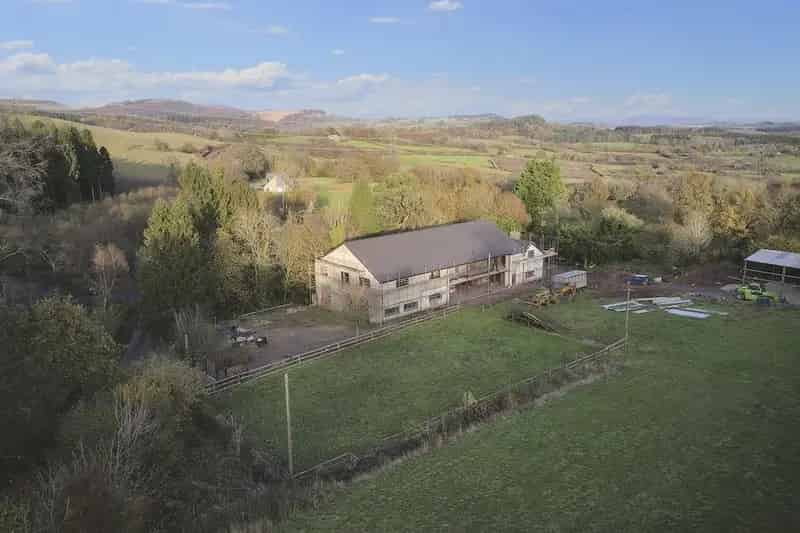 4 Bedroom Property with Land for Sale