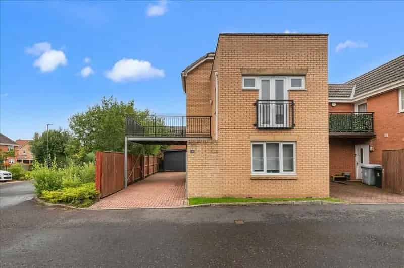 3 Bedroom Link Detached House For Sale
