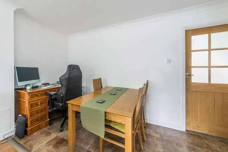 3 Bed Semi-Detached House For Sale Near Schools