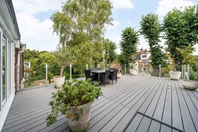 Flat for sale in Kidderpore Avenue, Hampstead, London NW3