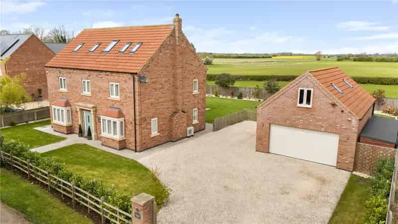 6 Bedroom Detached House for Sale Main Street Fulstow