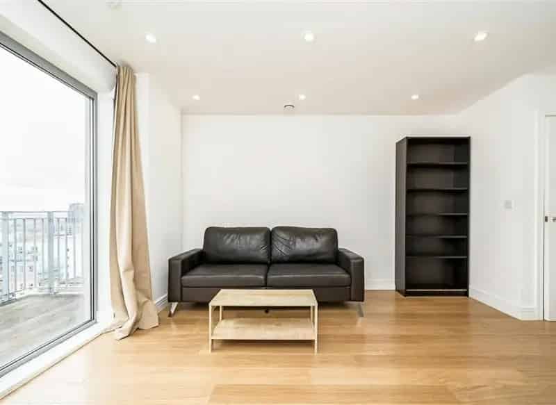 1 Bedroom Apartment Canary Wharf Views Near Aldgate