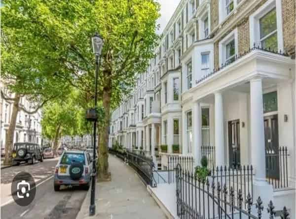 Spacious Semi-Detached House Near Parks and Tesco