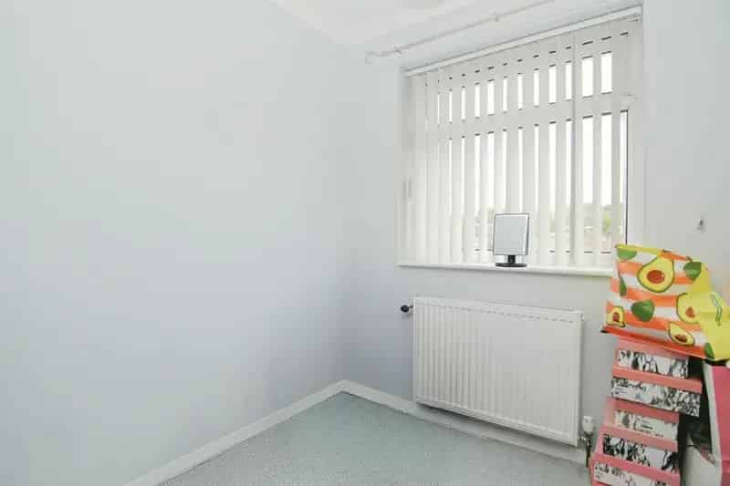 3 Bed Detached House for Sale in Calverley