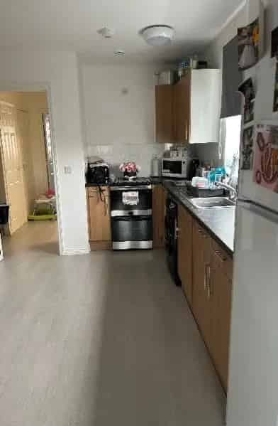 Spacious Flat near London with Parking and Private Loft