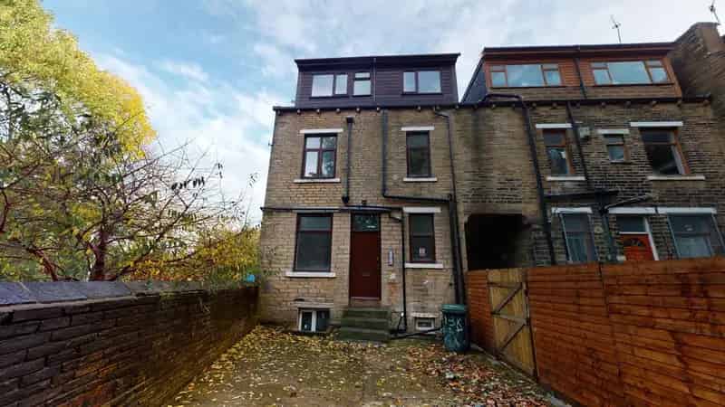 Studio to Rent Bradford