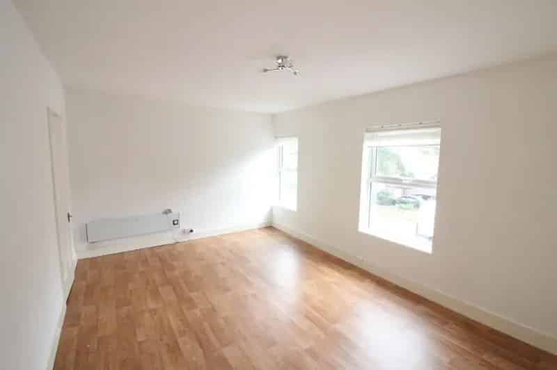 1 Bedroom Flat To Rent Available May 30 2025