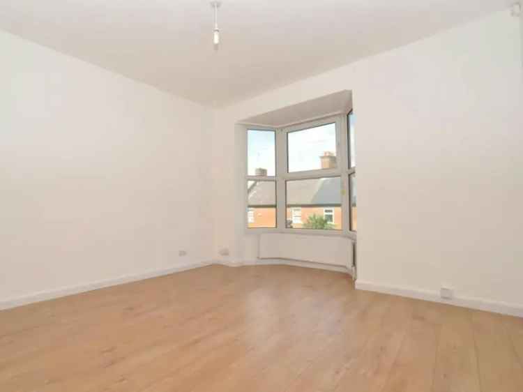 One Bedroom Flat Near Train Station Available February