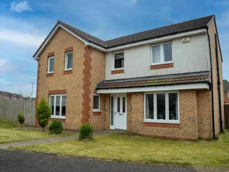 4 Bedroom Detached House For Sale in Summerston
