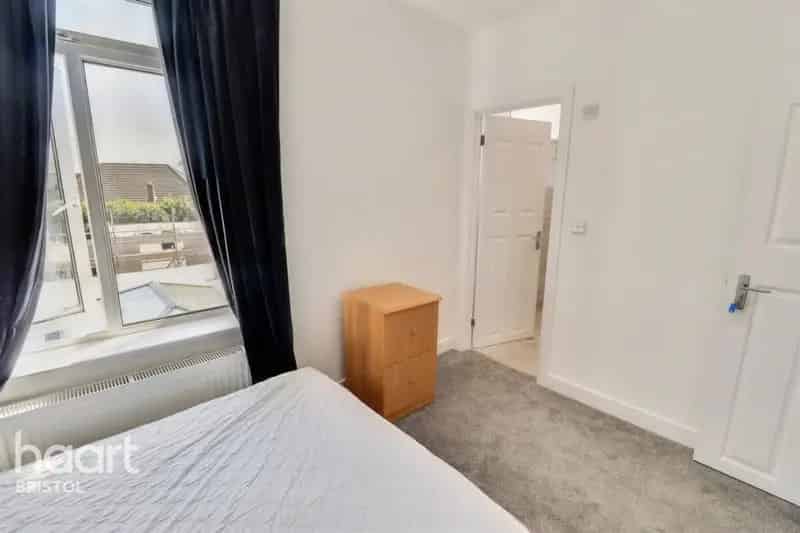 1 Bedroom Semi-Detached House in Hanham