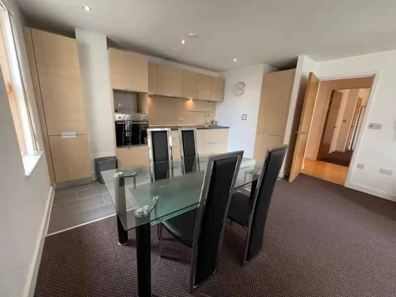 2 Bedroom Flat To Let Green Quarter Near Victoria Station
